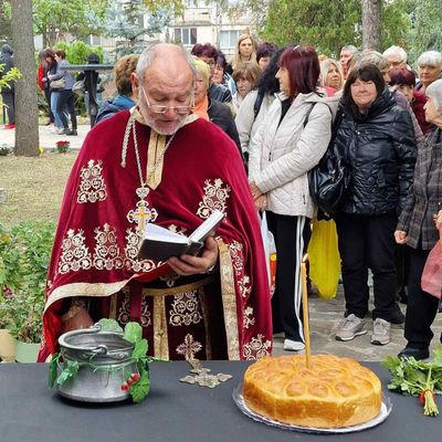 Молитва, курбан и благословия за всеки: Козлодуй посрещна Димитровден с празник за здраве