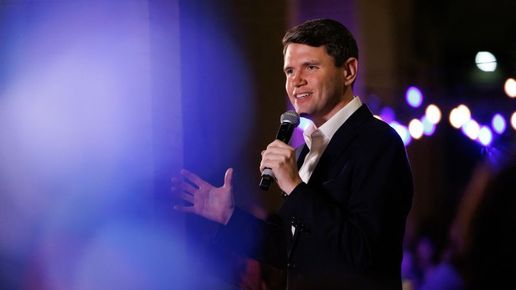 Междинните изпити изглеждат добре за демократите, но е твърде рано да се обявява за синя вълна